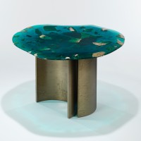 <a href=https://www.galeriegosserez.com/gosserez/artistes/t-sakhi.html> T SAKHI </a> - Reconciled Fragments - Table d'appoint Blue